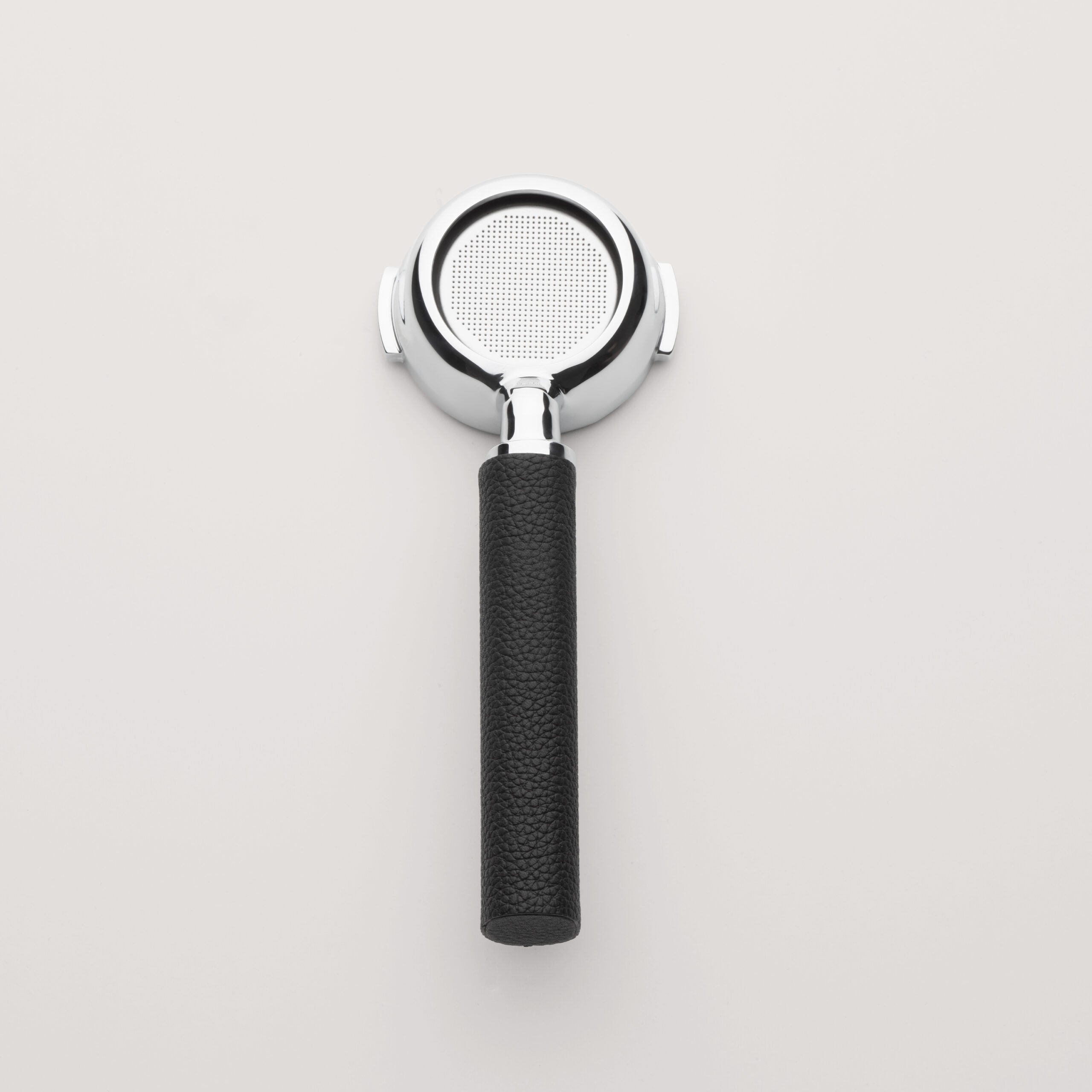 Bodenloser Siebträger Leder pebble black